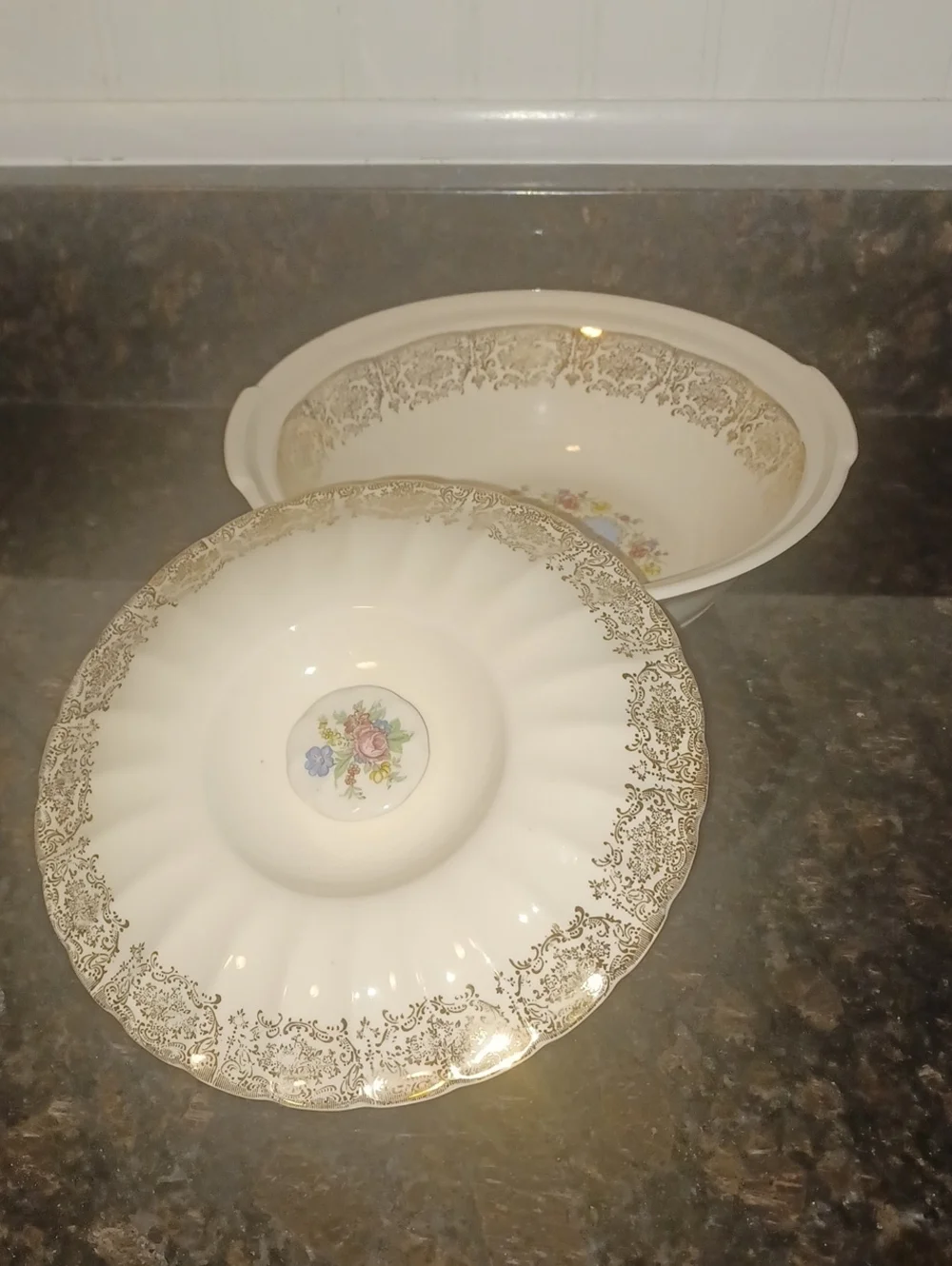 Vintage American Limoges Lyric Covered Vegetable Bowl Round 22K Gold Trim Lid US